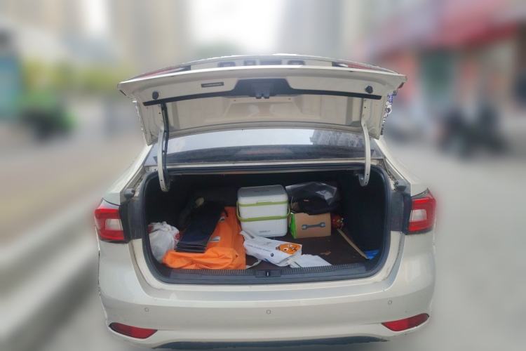 Used Roewe i5 2019 1.5L Automatic 4G Connected Langhao Edition Trunk