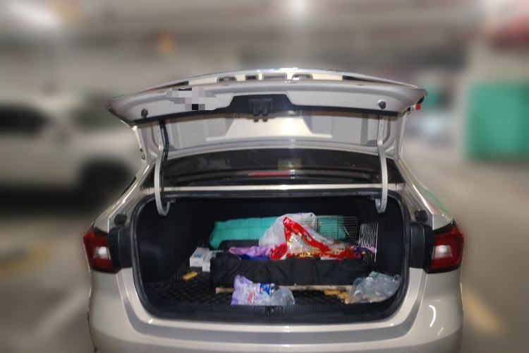 Used Roewe i5 2019 1.5L Automatic 4G Connected Langhao Edition Trunk