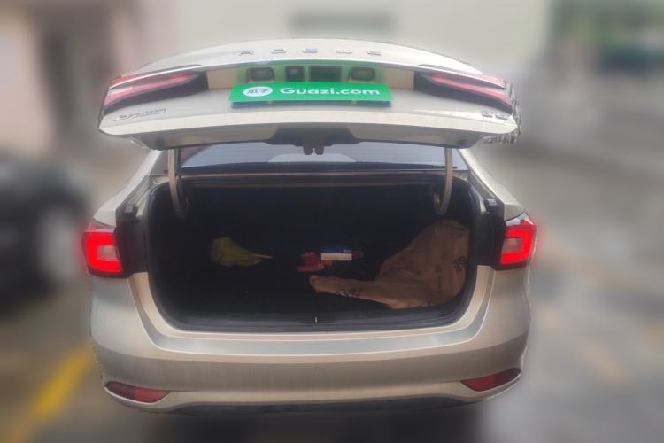 Used Roewe i5 2019 1.5L Automatic 4G Connected Langhao Edition Trunk