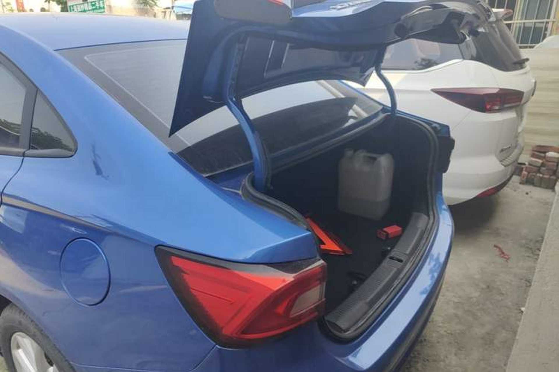 Used Roewe i5 2019 1.5L Manual 4G Connected Langyue Edition Trunk