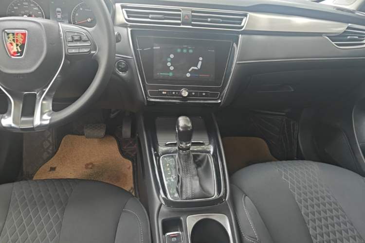 Used Roewe i5 2019 1.5L Automatic 4G Connected Langyue Edition Audio And AC Panel