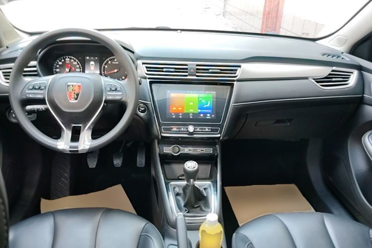 Used Roewe i5 2019 1.5L Manual 4G Connectable Langhao Edition Center Console