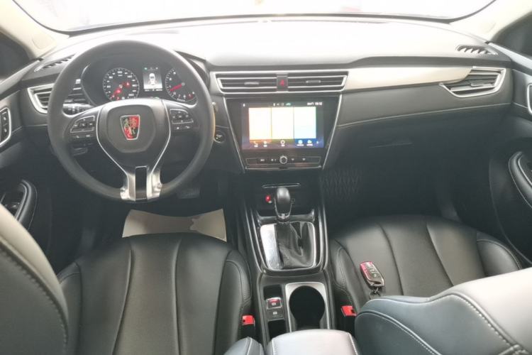 Used Roewe i5 2019 1.5L Automatic 4G Connected Langhao Edition Center Console