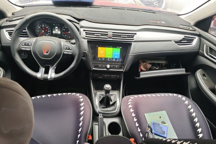 Used Roewe i5 2019 1.5L Manual 4G Connected Langyue Edition Center Console