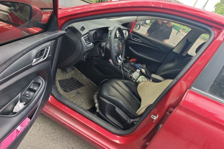 Used Roewe i5 2019 1.5L Automatic 4G Connected Langhao Edition Driver Seat