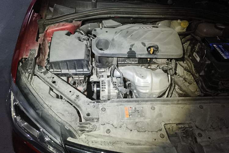 Used Roewe i5 2019 1.5L Automatic 4G Connected Langhao Edition Engine Bay Right