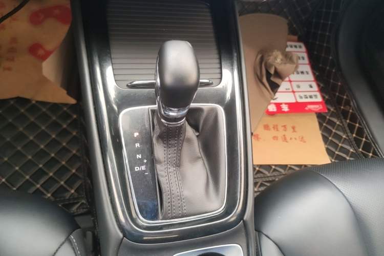 Used Roewe i5 2019 1.5L Automatic 4G Connected Linghao Flagship Edition Gear Lever