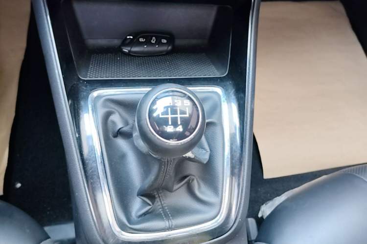 Used Roewe i5 2019 1.5L Manual 4G Connectable Langhao Edition Gear Lever