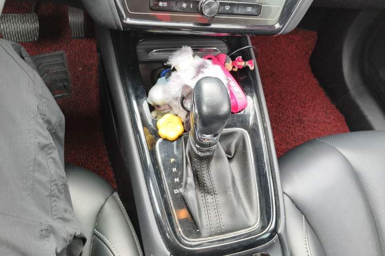 Used Roewe i5 2019 1.5L Automatic 4G Connected Linghao Flagship Edition Gear Lever