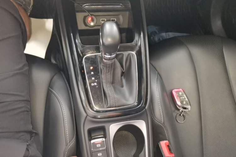 Used Roewe i5 2019 1.5L Automatic 4G Connected Langhao Edition Gear Lever