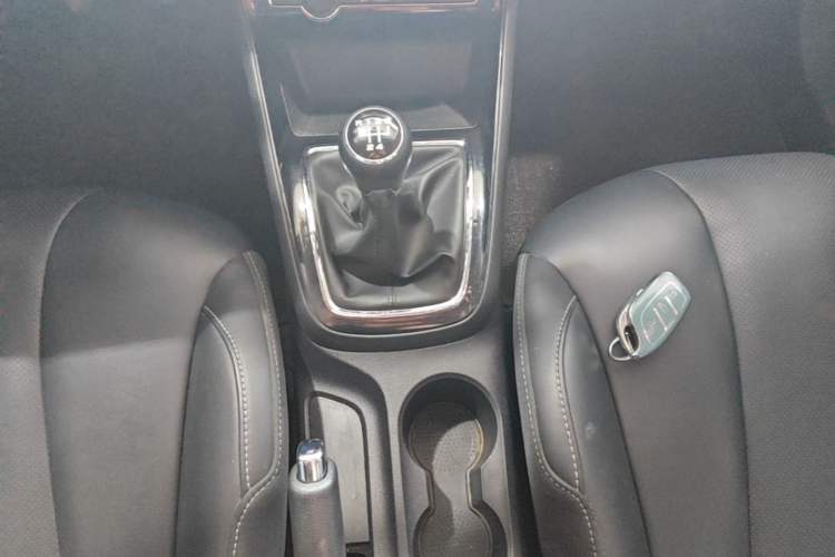 Used Roewe i5 2019 1.5L Manual 4G Connect Leehao Flagship Edition Gear Lever
