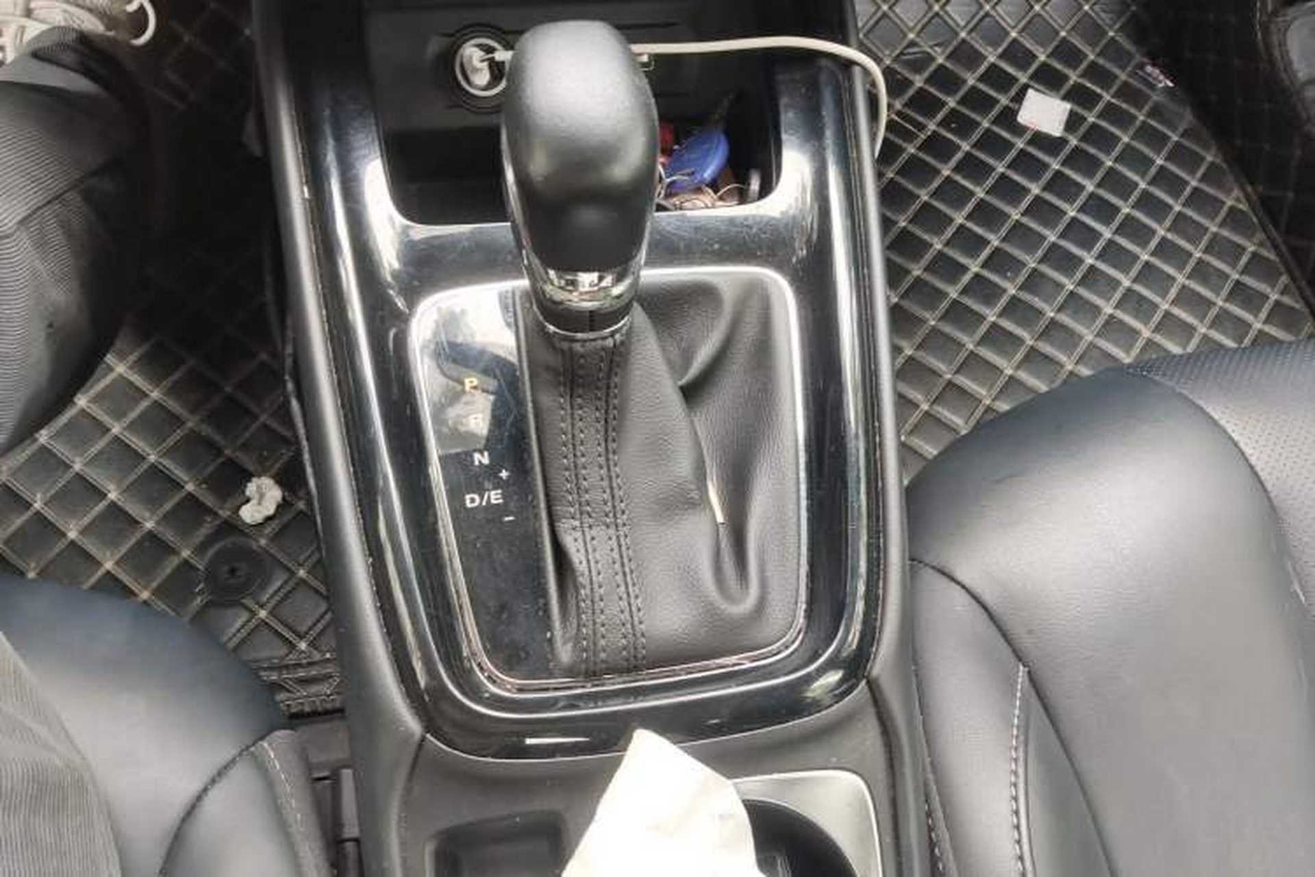 Used Roewe i5 2019 1.5L Automatic 4G Connected Linghao Flagship Edition Gear Lever