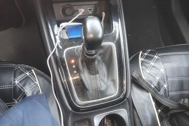 Used Roewe i5 2019 1.5L Automatic 4G Connected Langyue Edition Gear Lever