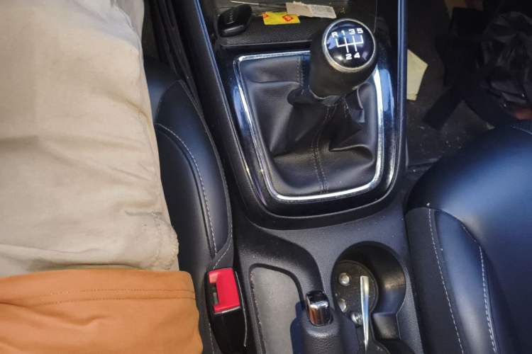 Used Roewe i5 2019 1.5L Manual 4G Connect Leehao Flagship Edition Gear Lever