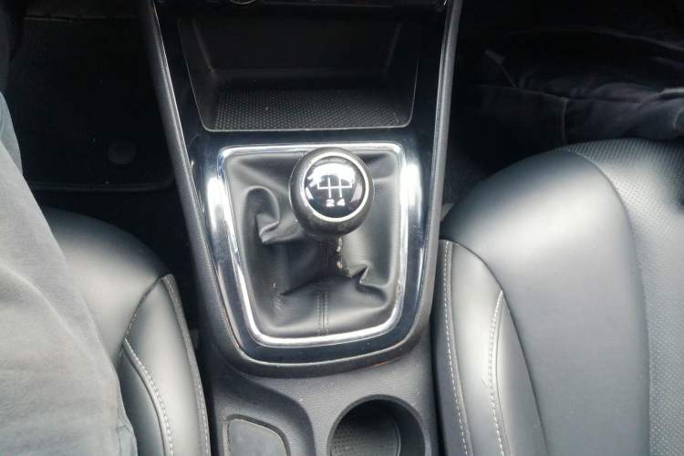 Used Roewe i5 2019 1.5L Manual 4G Connectable Langhao Edition Gear Lever