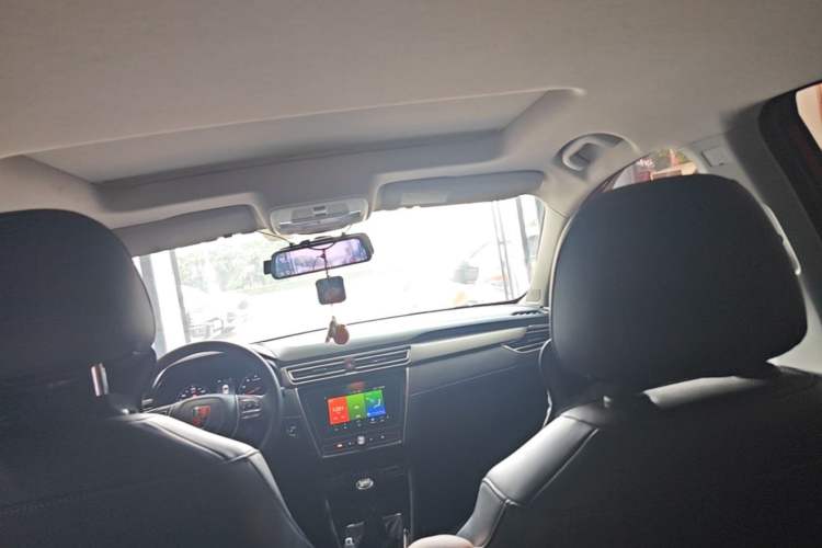 Used Roewe i5 2019 1.5L Manual 4G Connect Leehao Flagship Edition Headliner