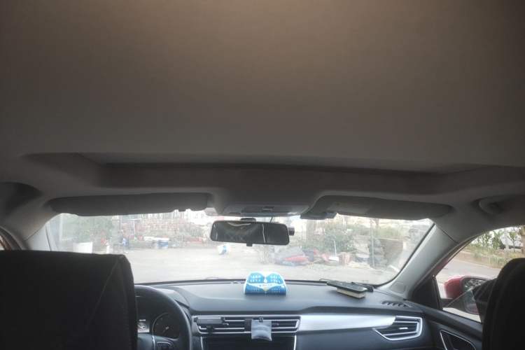 Used Roewe i5 2019 1.5L Automatic 4G Connected Langyue Edition Headliner