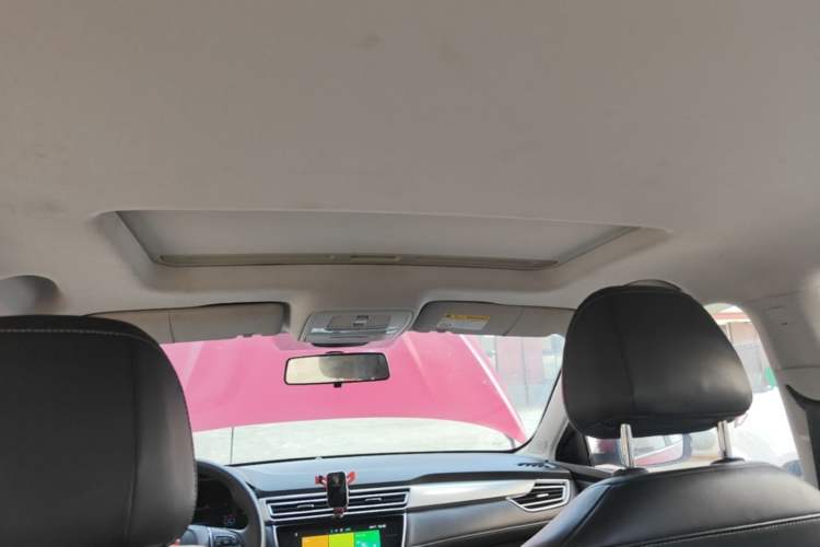Used Roewe i5 2019 20T Automatic 4G Connected Supercharged Flagship Edition Headliner