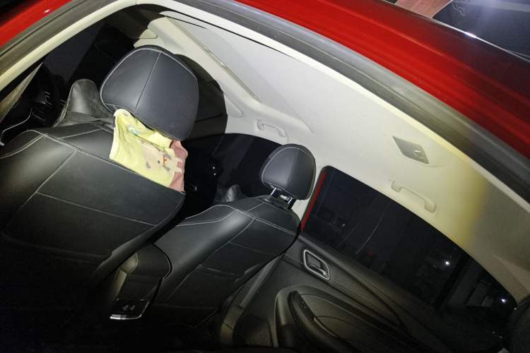 Used Roewe i5 2019 1.5L Automatic 4G Connected Langhao Edition Headliner