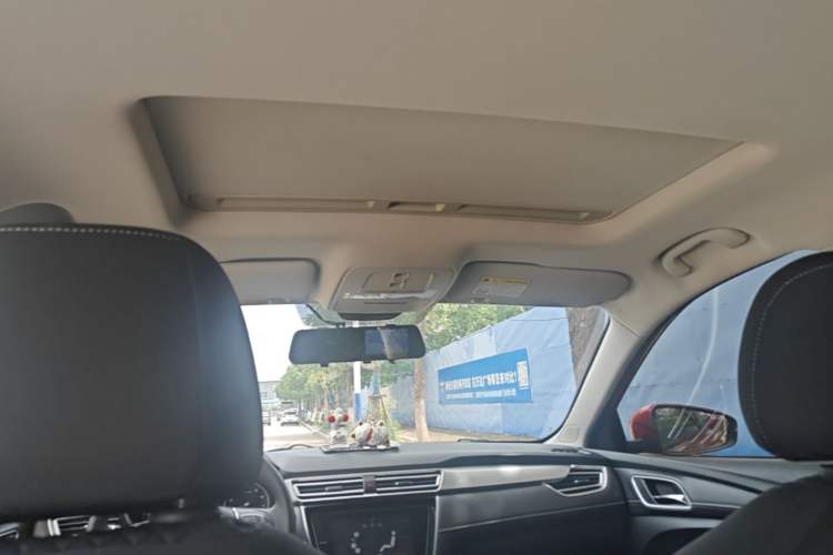 Used Roewe i5 2019 1.5L Automatic 4G Connected Langyue Edition Headliner