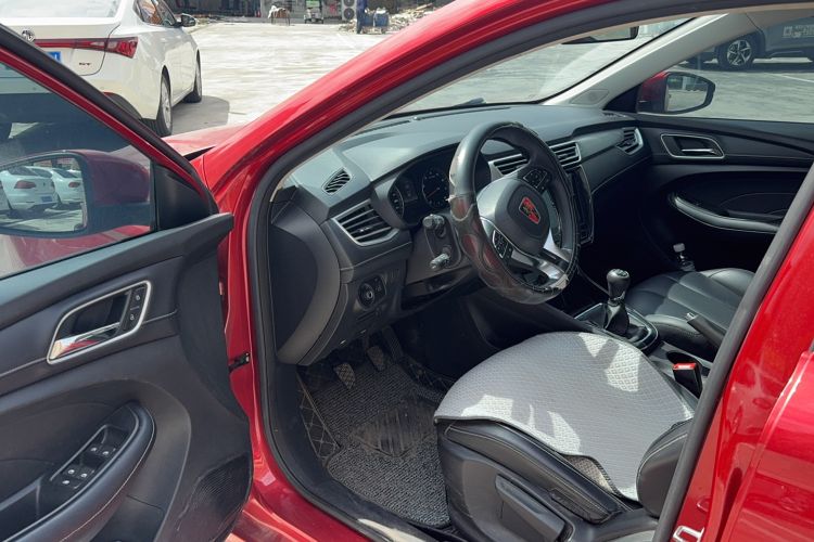 Used Roewe i5 2019 1.5L Manual 4G Connectable Langhao Edition Interior 2