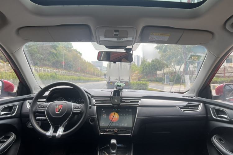 Used Roewe i5 2019 1.5L Automatic 4G Connected Langzhen Edition Interior 2