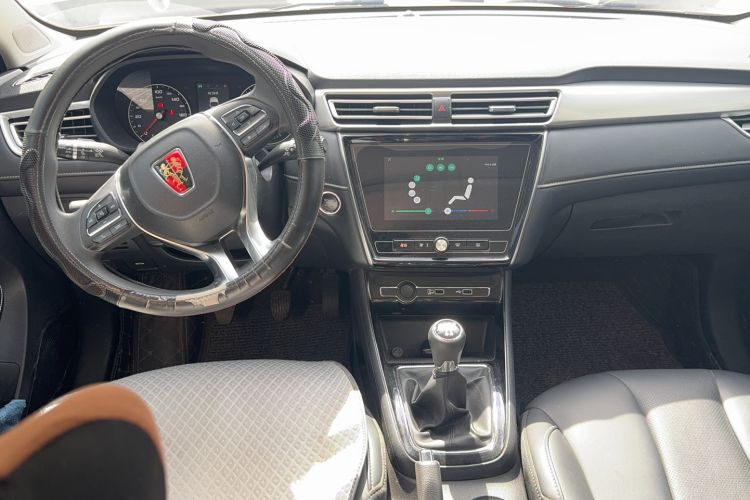 Used Roewe i5 2019 1.5L Manual 4G Connectable Langhao Edition Interior 3