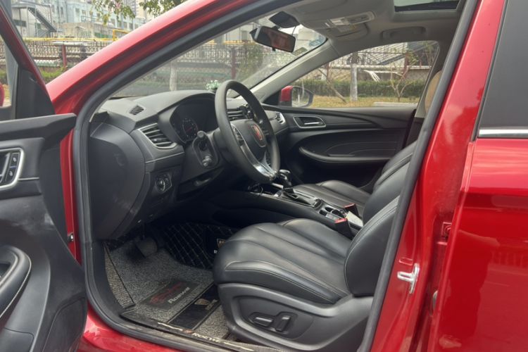 Used Roewe i5 2019 1.5L Automatic 4G Connected Langzhen Edition Interior 3