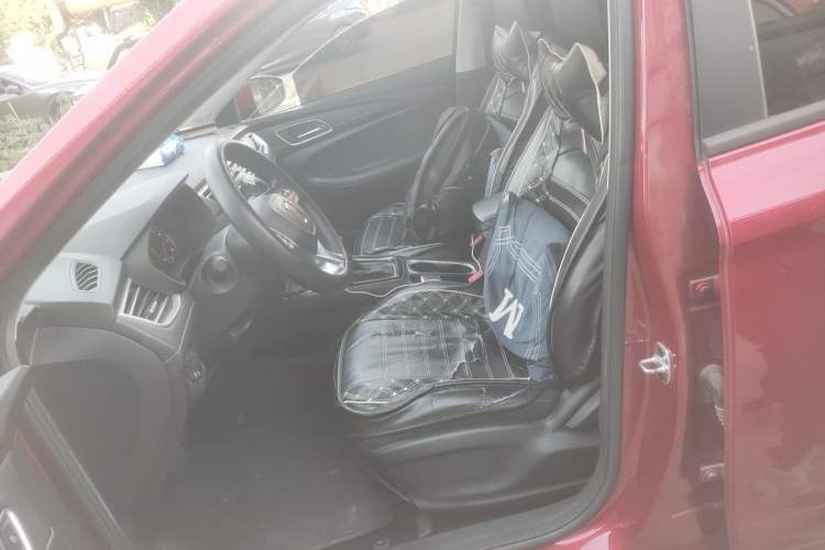 Used Roewe i5 2019 1.5L Automatic 4G Connected Langyue Edition Left Front Seat