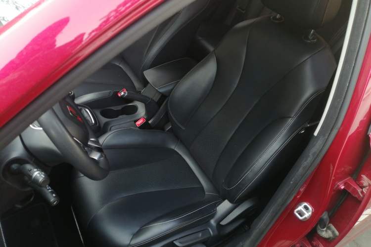 Used Roewe i5 2019 1.5L Manual 4G Connectable Langhao Edition Left Front Seat