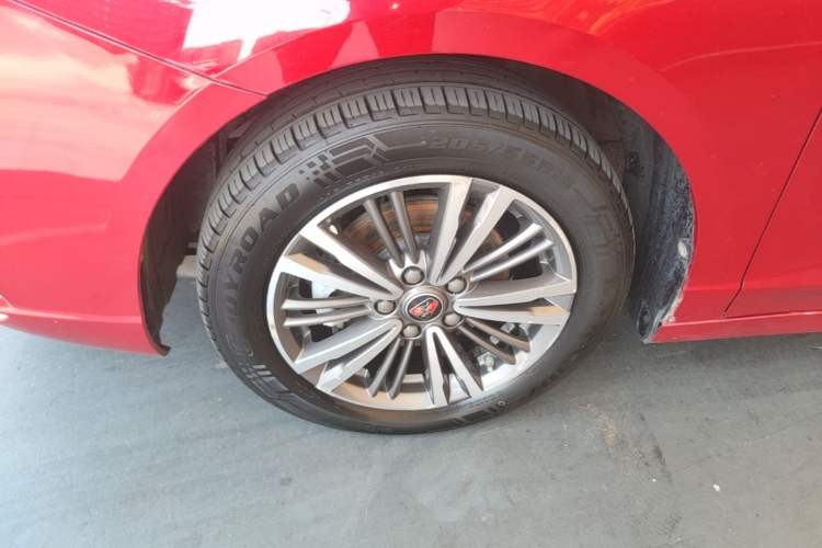 Used Roewe i5 2019 1.5L Automatic 4G Connected Linghao Flagship Edition Left Front Wheel Hub