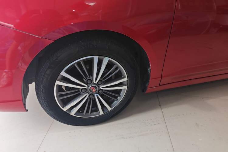 Used Roewe i5 2019 1.5L Manual 4G Connect Leehao Flagship Edition Left Front Wheel Hub