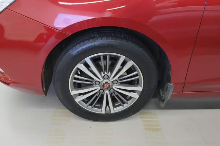 Used Roewe i5 2019 1.5L Manual 4G Connectable Langhao Edition Left Front Wheel Hub