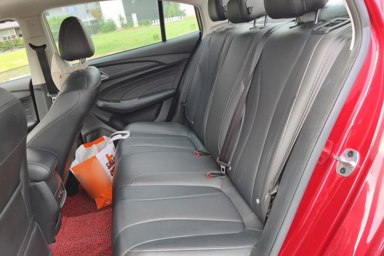 Used Roewe i5 2019 1.5L Automatic 4G Connected Linghao Flagship Edition Left Rear Seat