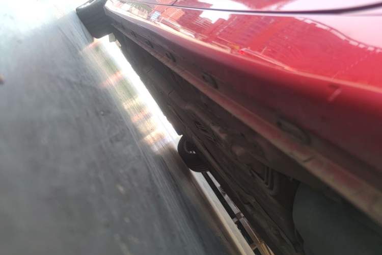 Used Roewe i5 2019 1.5L Automatic 4G Connected Linghao Flagship Edition Left Side Sill
