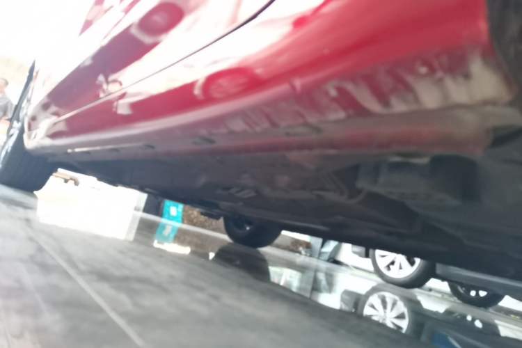 Used Roewe i5 2019 1.5L Automatic 4G Connected Langhao Edition Left Side Sill