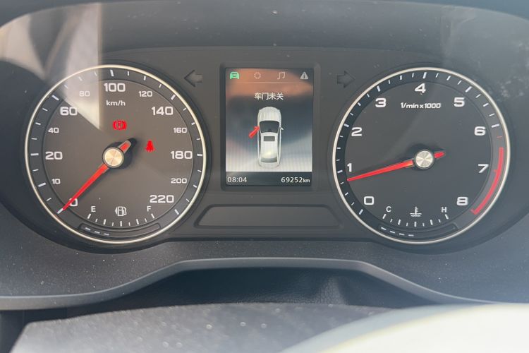 Used Roewe i5 2019 1.5L Manual 4G Connectable Langhao Edition Odometer Close Up