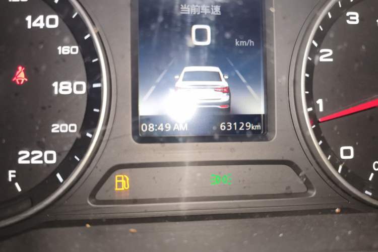 Used Roewe i5 2019 1.5L Manual 4G Connect Leehao Flagship Edition Odometer Close Up
