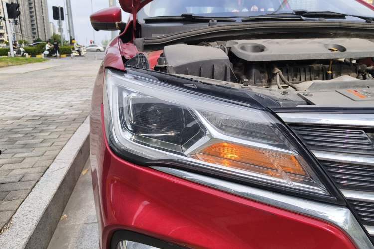 Used Roewe i5 2019 1.5L Automatic 4G Connected Linghao Flagship Edition Right Front Headlight