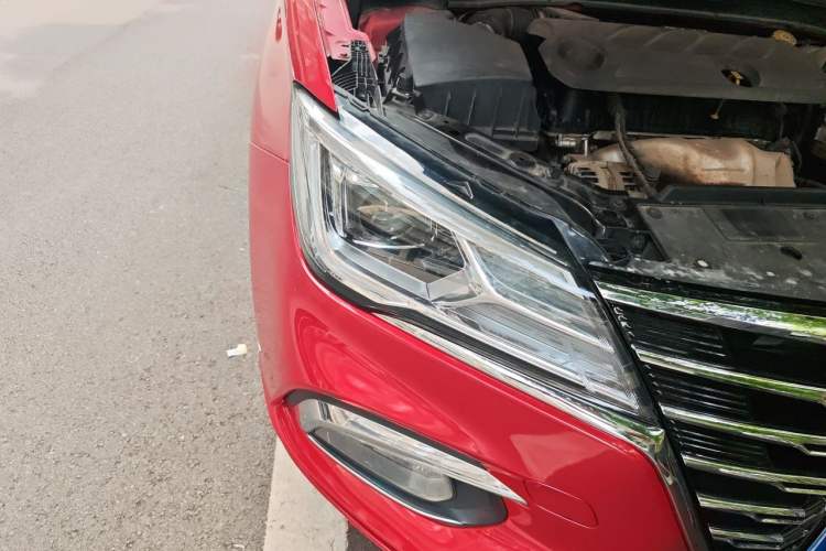 Used Roewe i5 2019 1.5L Automatic 4G Connected Langhao Edition Right Front Headlight