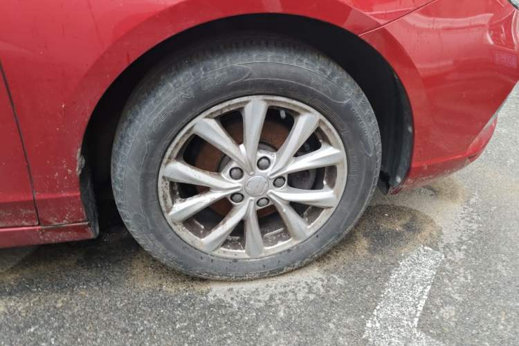 Used Roewe i5 2019 1.5L Manual 4G Connected Langyue Edition Right Front Wheel Hub