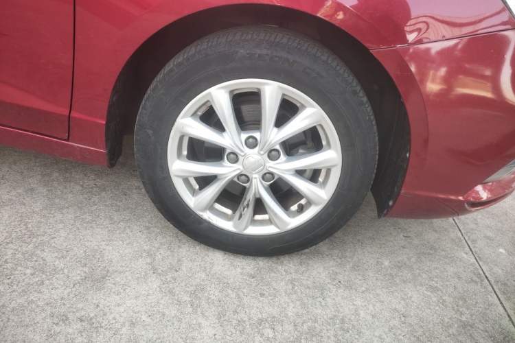 Used Roewe i5 2019 1.5L Automatic 4G Connected Langyue Edition Right Front Wheel Hub