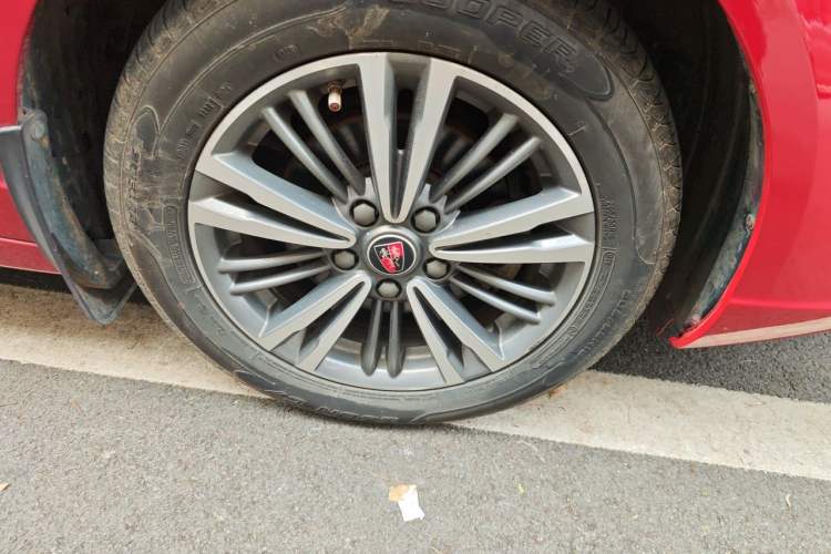 Used Roewe i5 2019 1.5L Automatic 4G Connected Langhao Edition Right Front Wheel Hub