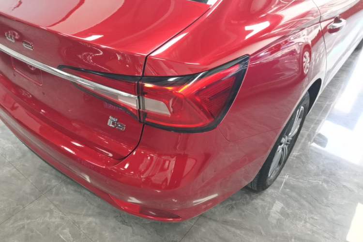 Used Roewe i5 2019 1.5L Automatic 4G Connected Langhao Edition Right Rear Taillight