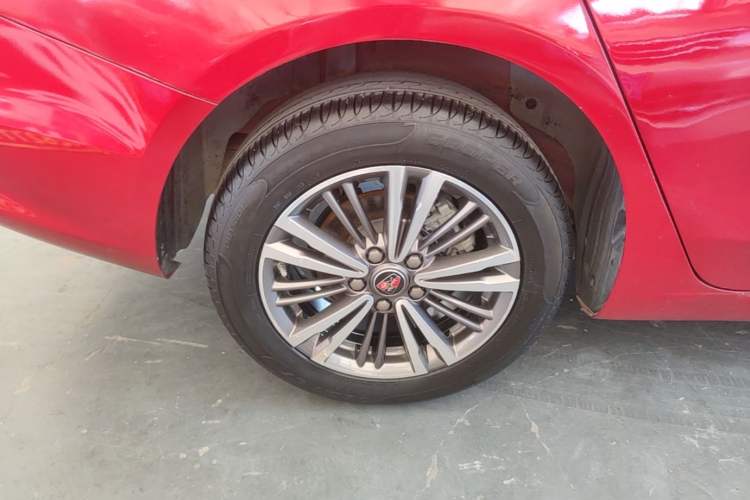 Used Roewe i5 2019 1.5L Automatic 4G Connected Linghao Flagship Edition Right Rear Wheel Hub