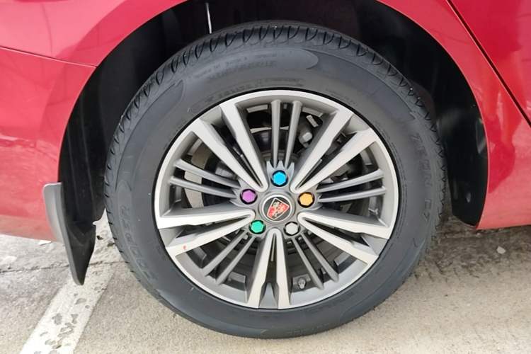 Used Roewe i5 2019 1.5L Manual 4G Connectable Langhao Edition Right Rear Wheel Hub