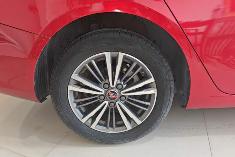 Used Roewe i5 2019 1.5L Manual 4G Connect Leehao Flagship Edition Right Rear Wheel Hub