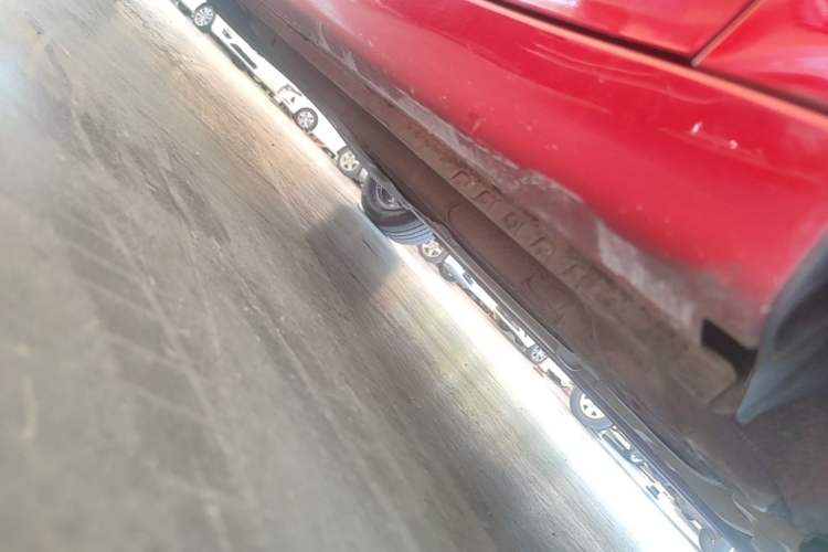 Used Roewe i5 2019 1.5L Automatic 4G Connected Linghao Flagship Edition Right Side Sill