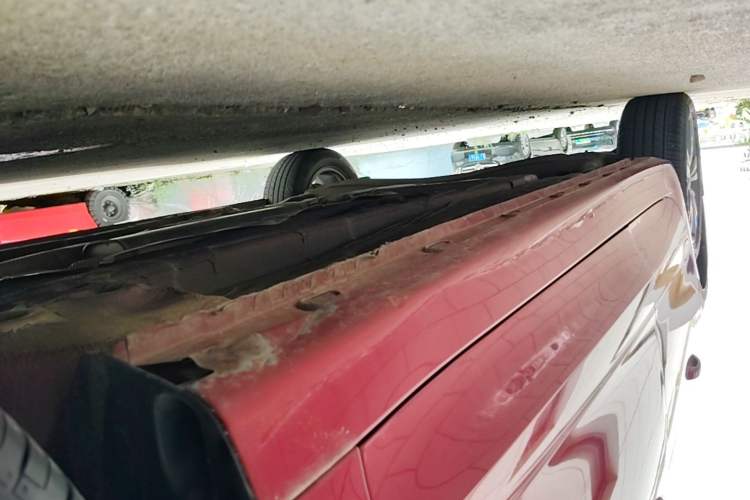 Used Roewe i5 2019 1.5L Manual 4G Connectable Langhao Edition Right Side Sill