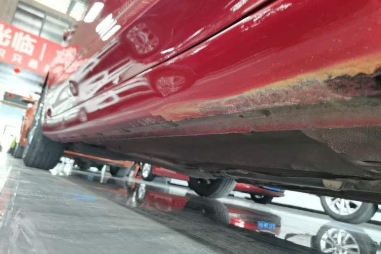 Used Roewe i5 2019 1.5L Automatic 4G Connected Langhao Edition Right Side Sill